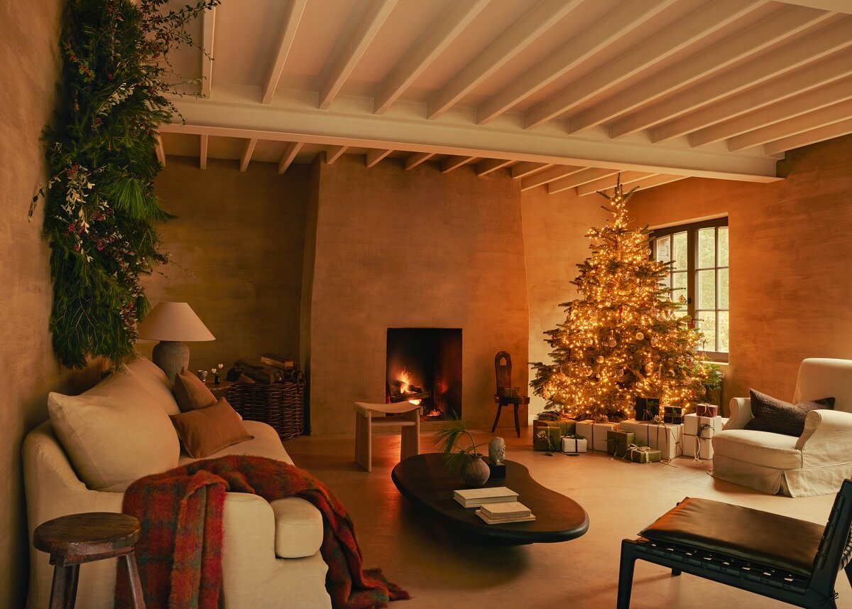 warm-living-room-tree-zara-home-christmas-2023-nordroom