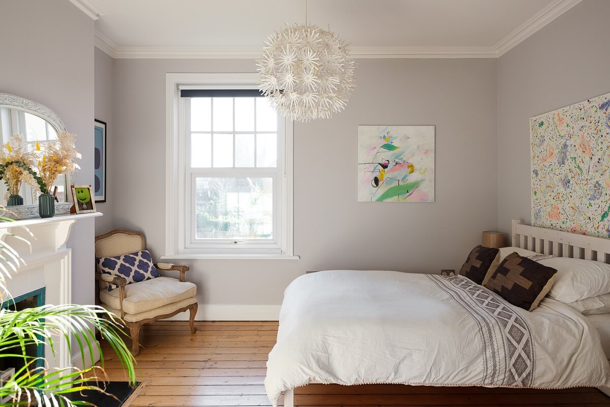 bedroom-wooden-floor-light-gray-walls-nordroom