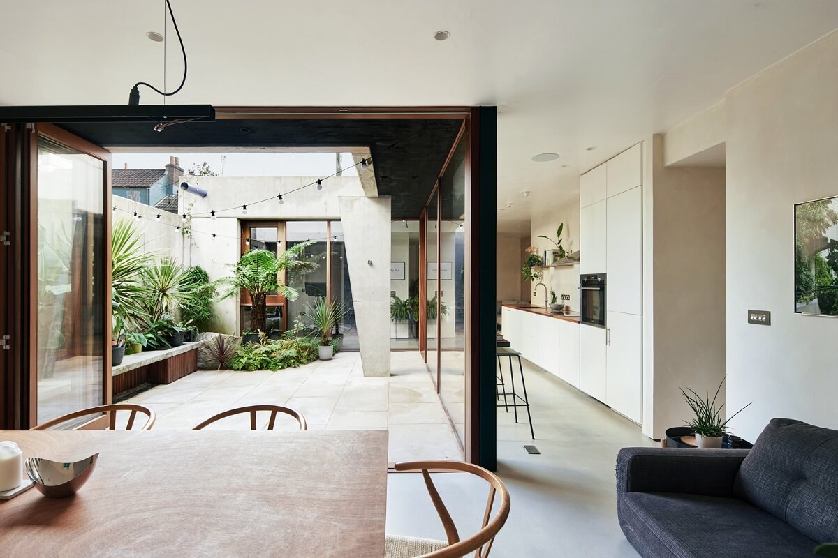 dining-room-glass-doors-courtyard-garden-nordroom