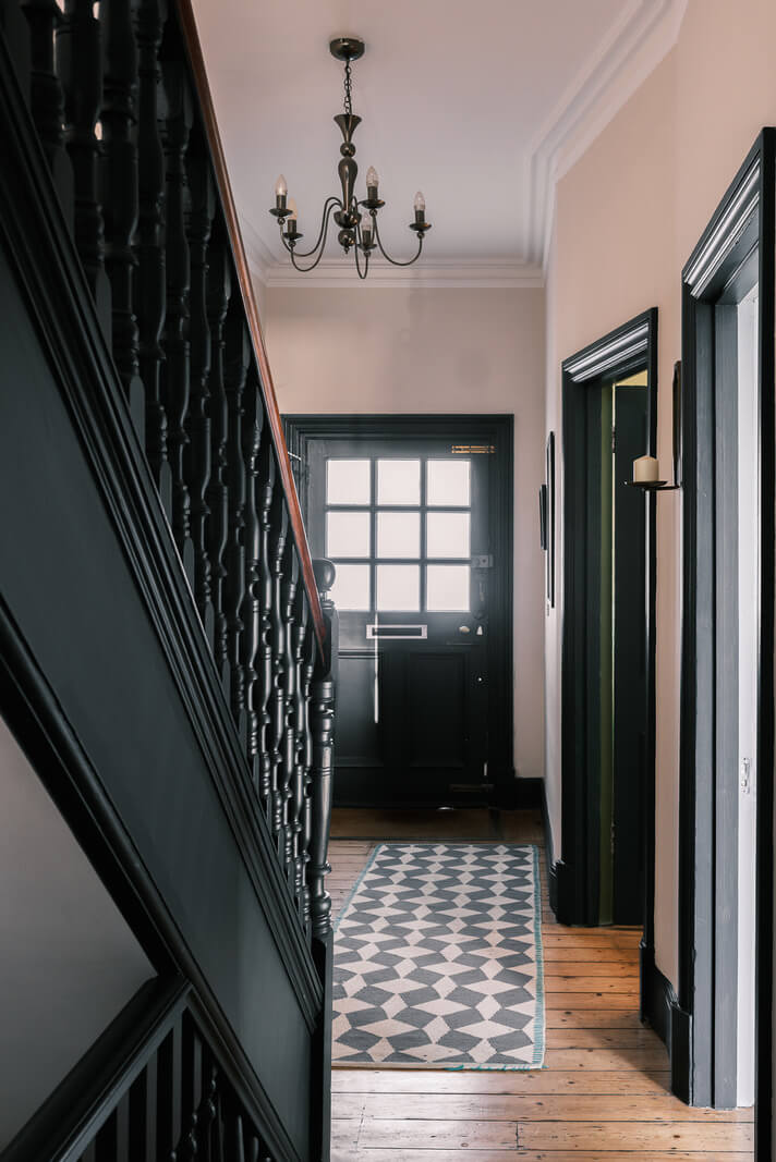 hallway-black-staircase-wooden-floor-nordroom