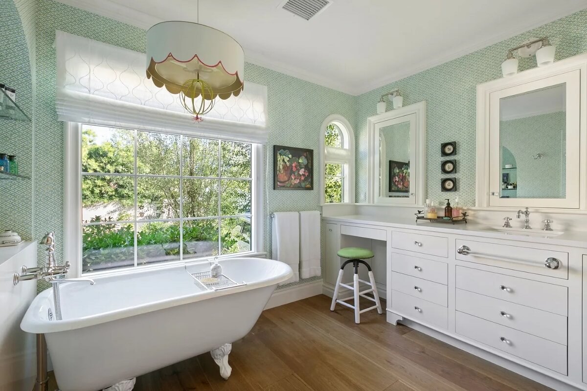 bathroom-green-wallpaper-freestanding-bath-vanity-table-nordroom