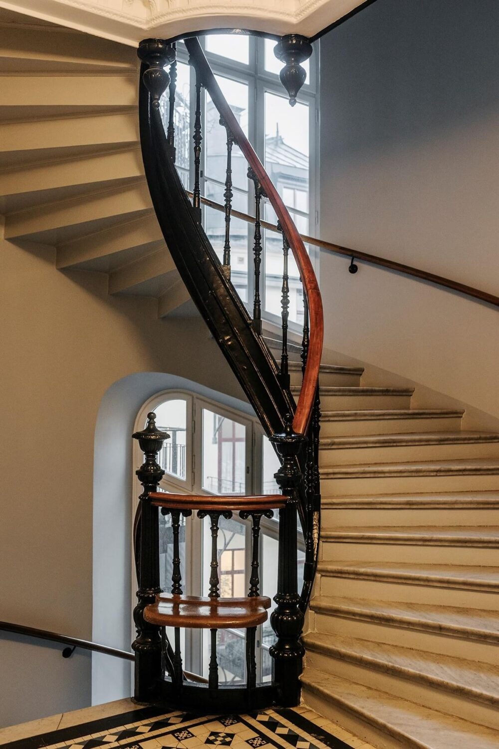 central-spiral-staircase-apartment-stockholm-nordroom