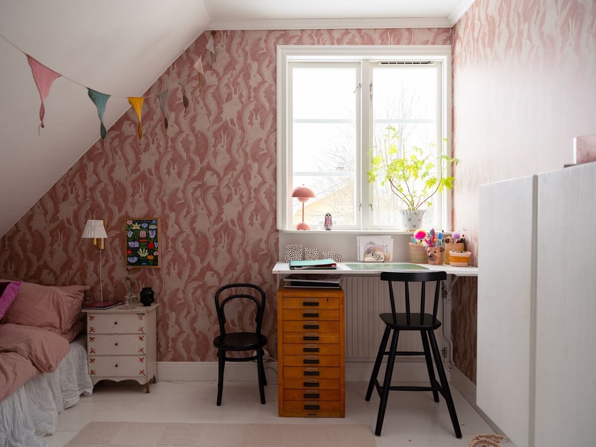 childrens room pink wallpaper desk nordroom