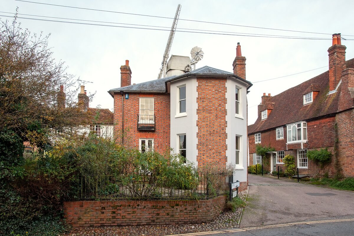 exterior-colorful-house-england-nordroom