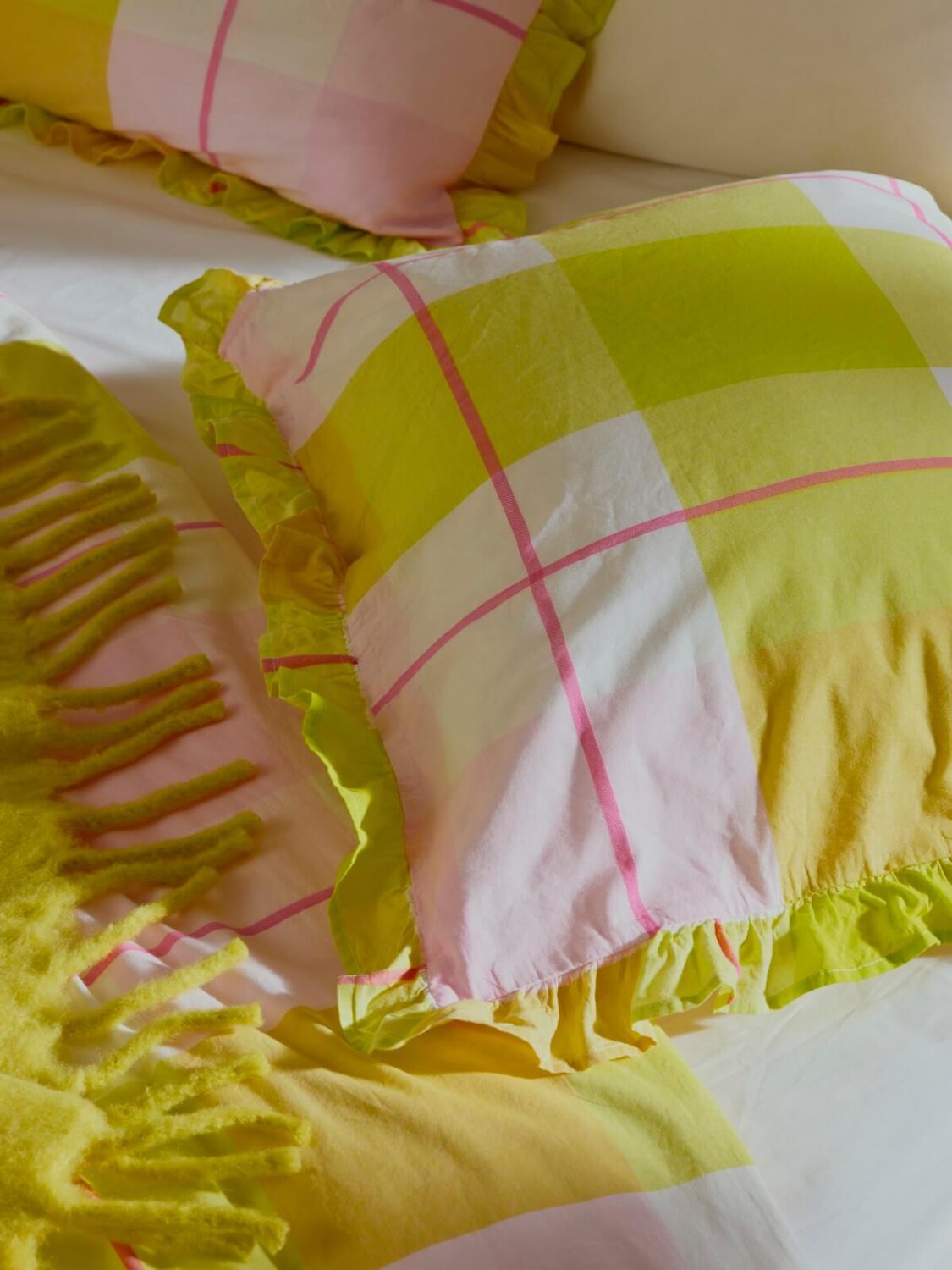 green-checkered-pillows-nordroom