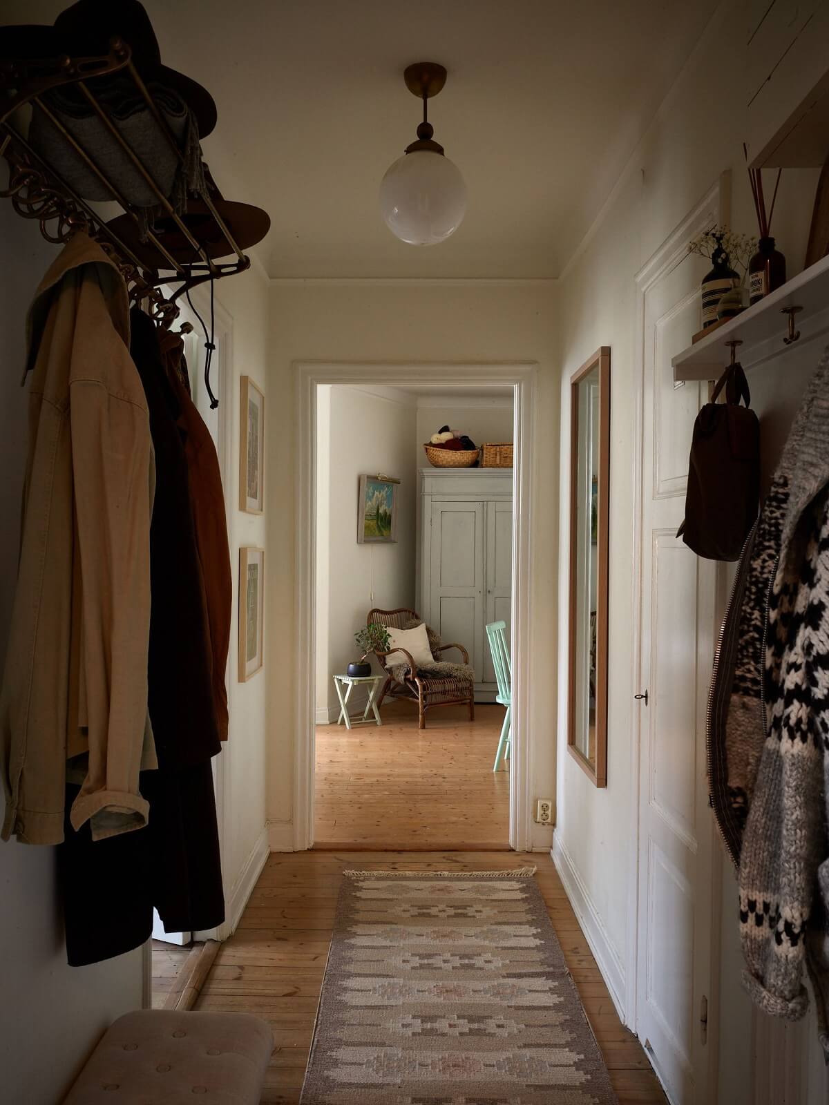 A Charming Swedish Apartment with a Cottage-Style Kitchen - The Nordroom