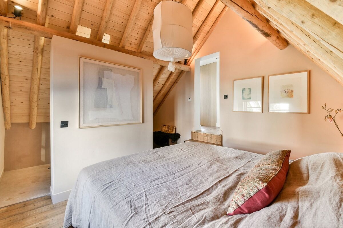 light-pink-and-wood-bedroom-nordroom