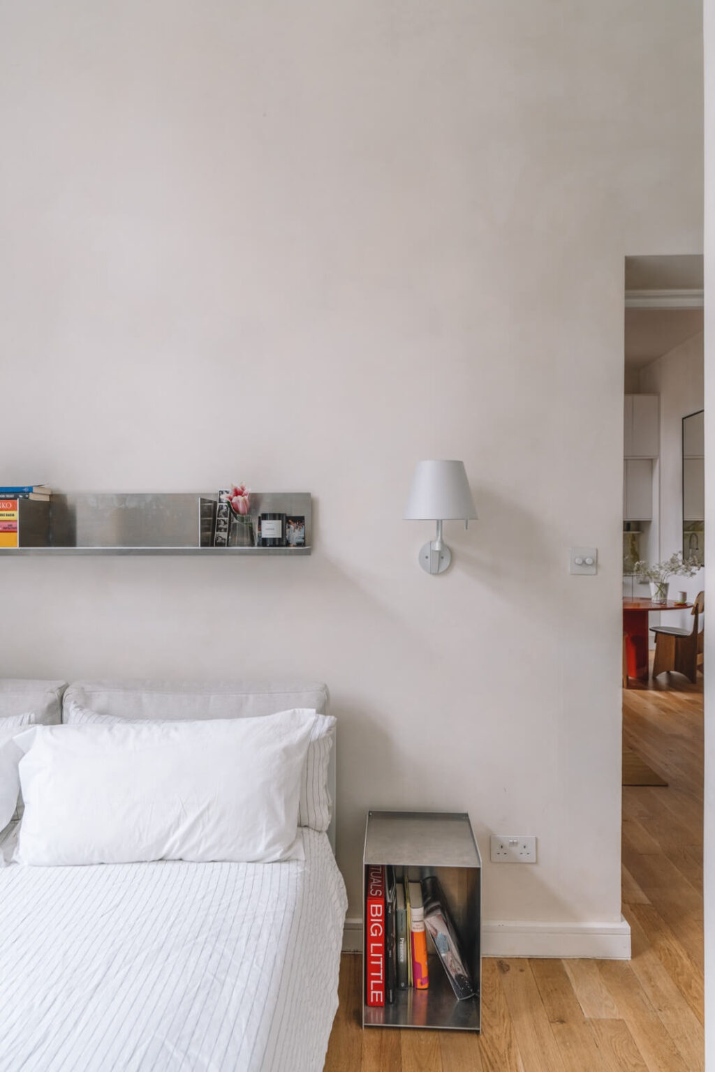 Snapshot of Minimalist Luxury Apartment Design With High Ceilings