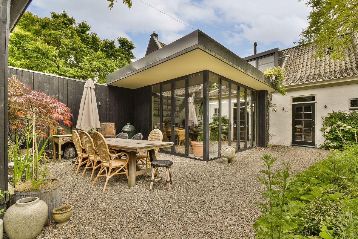 outdoor-dining-space-extension-dutch-house-nordroom