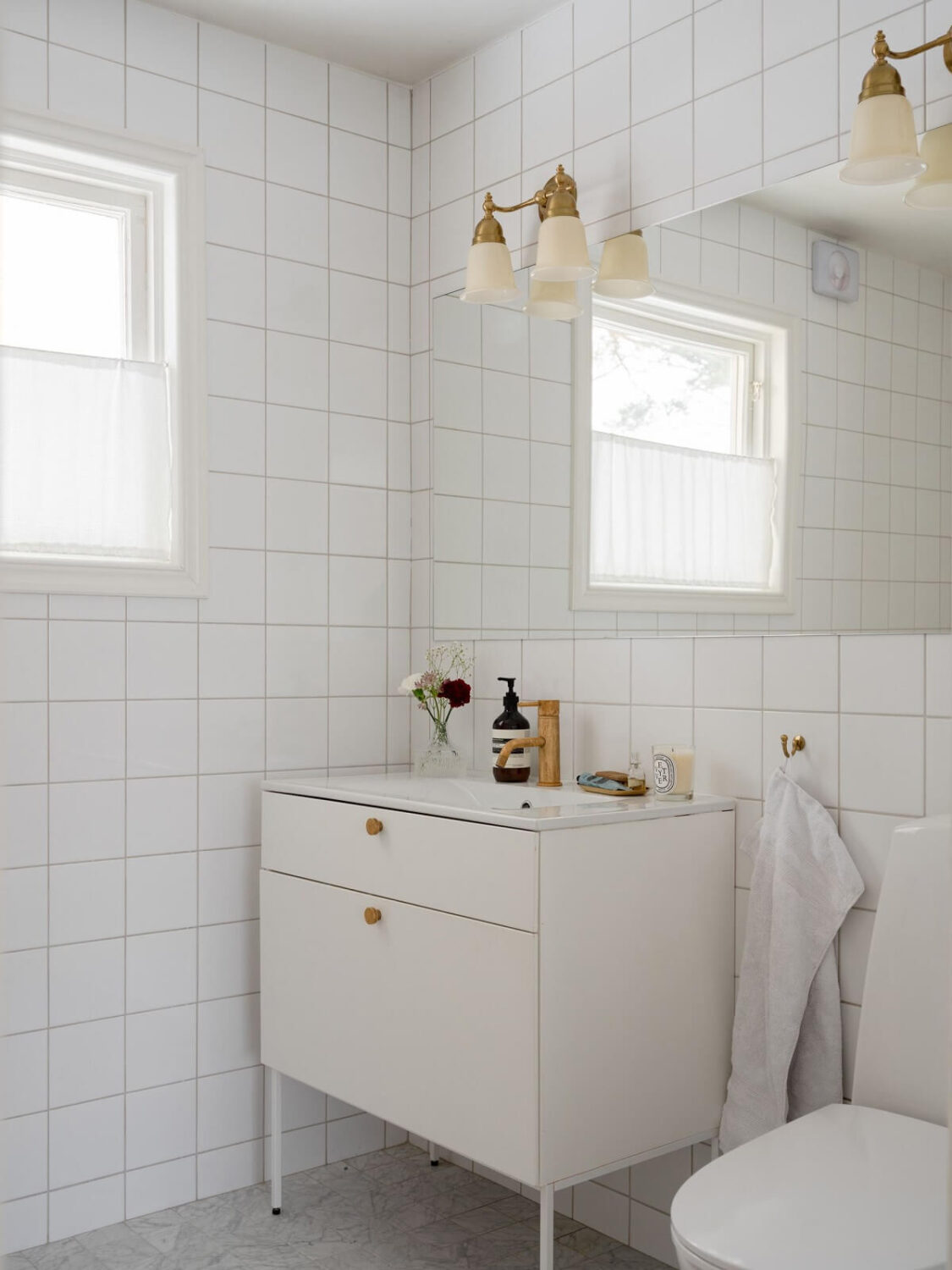 white bathroom family home sweden nordroom