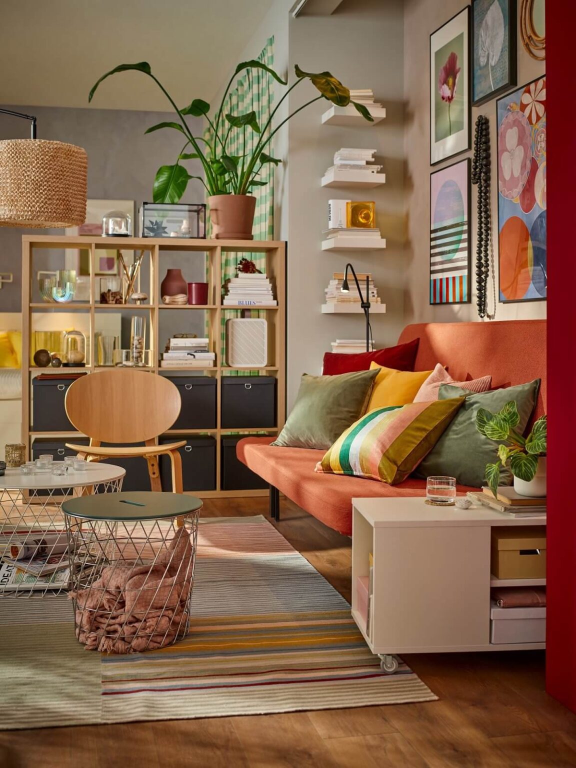 50+ Rooms That Prove ‘The Unexpected Red Theory’ Really Works - The ...