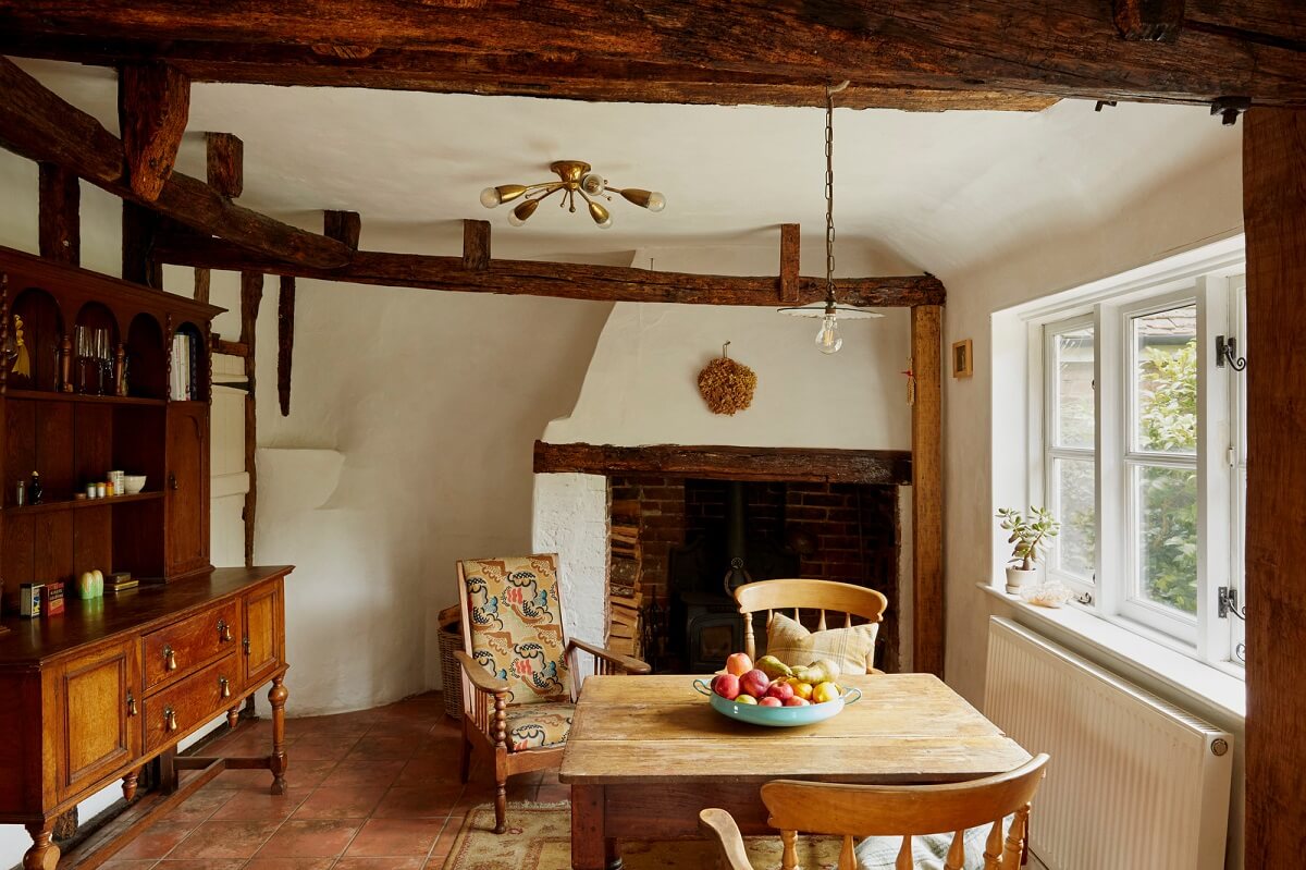 A Cozy Home with Exposed Beams in a Former Post Office