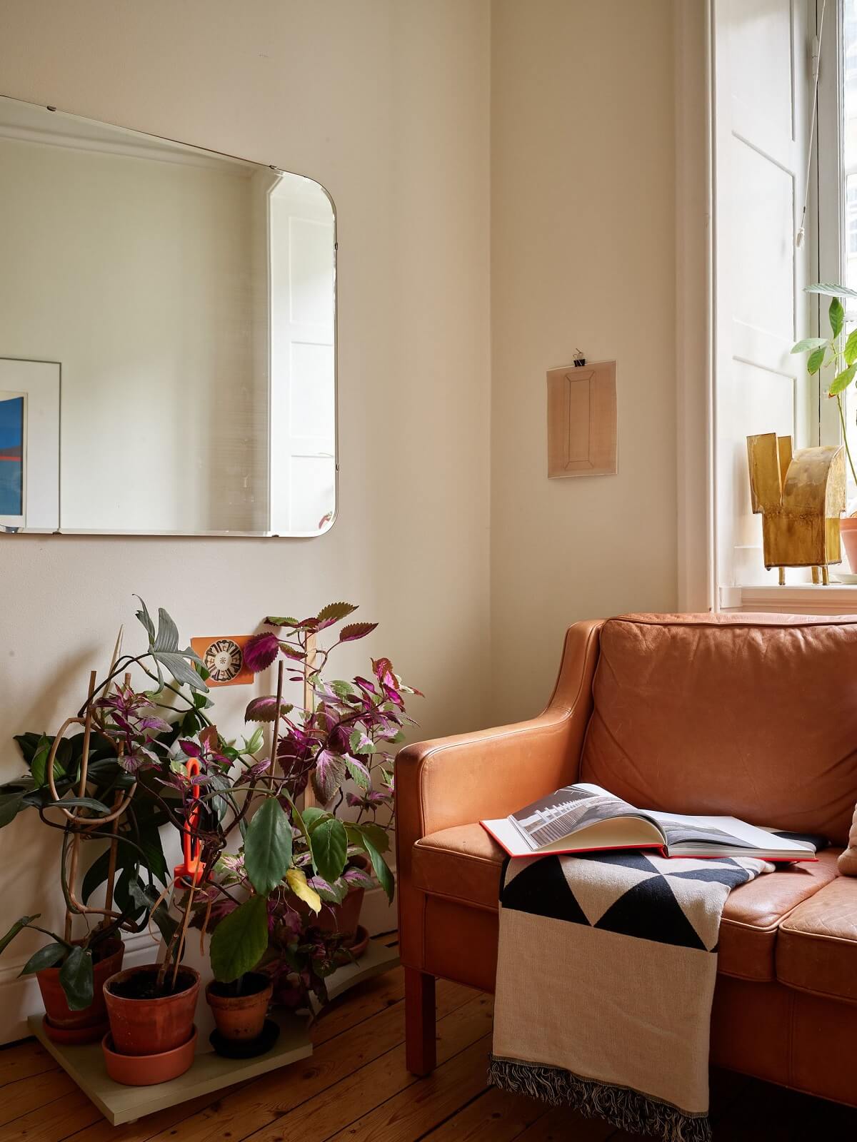 A Cozy Swedish Apartment Filled with Charm - The Nordroom