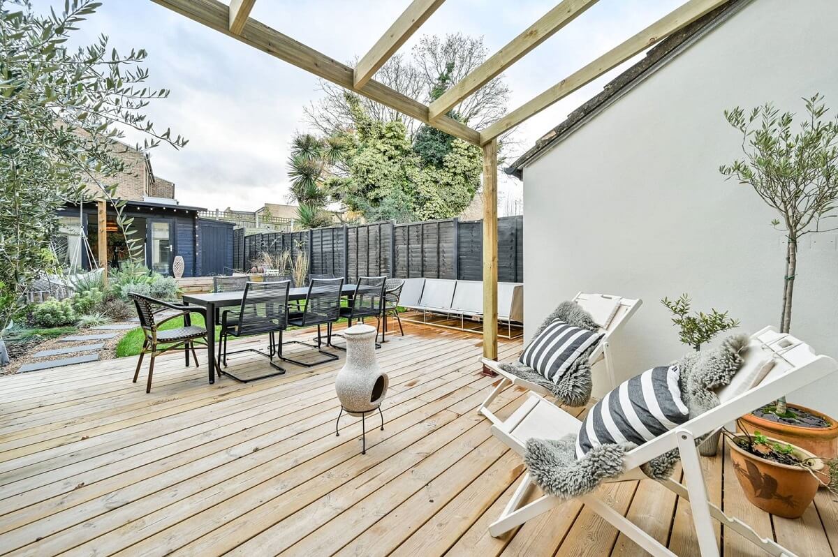 outdoor-terrace-wooden-planks-nordroom