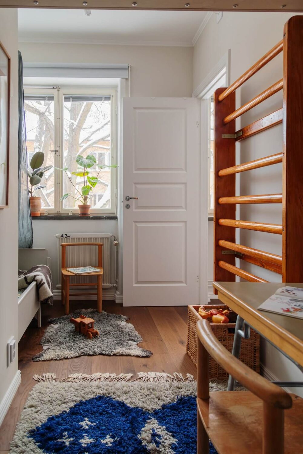 small kids bedroom with loft area