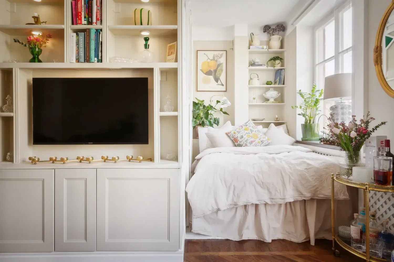 A Swedish Studio Apartment Decorated in a Classic Style 7 bed nook in studio A Swedish Studio Apartment Decorated in a Classic Style