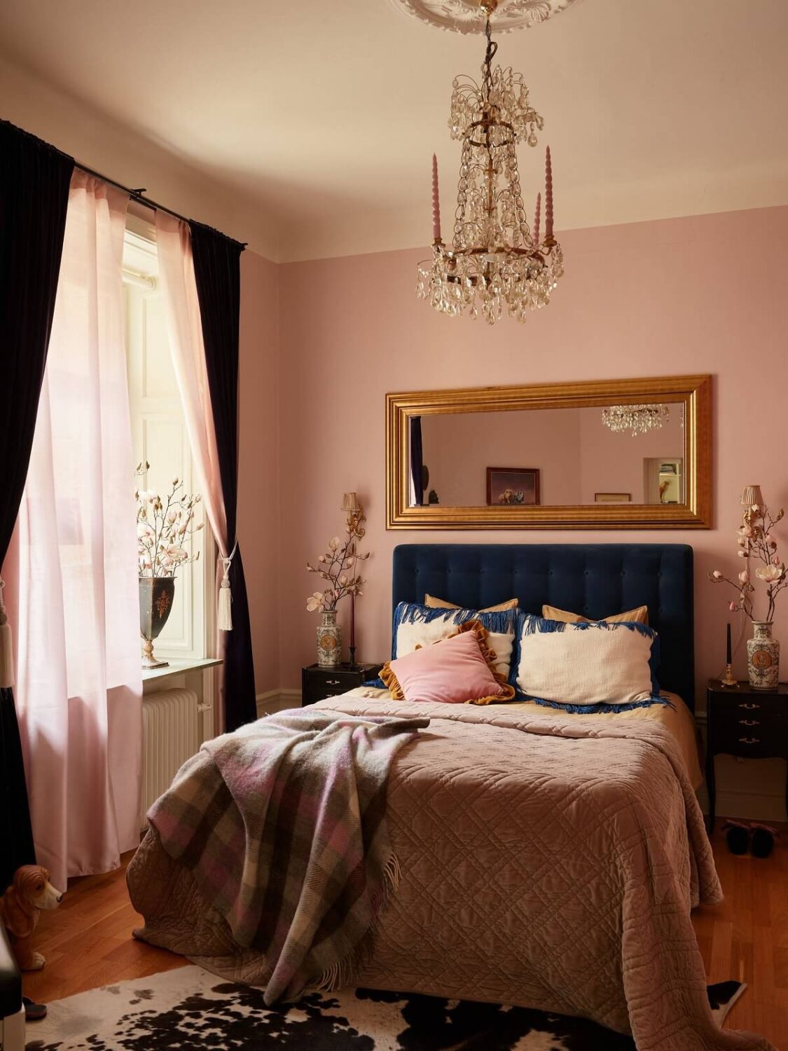 classic-pink-bedroom-with-blue-headboard-mirror-nordroom