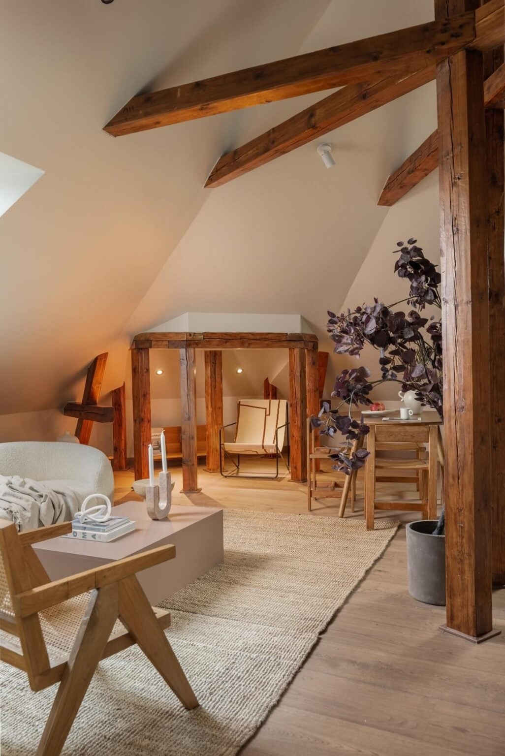 Photo inspiration: Fresh Look at An Attic Apartment In Oslo With Exposed Wooden Beams