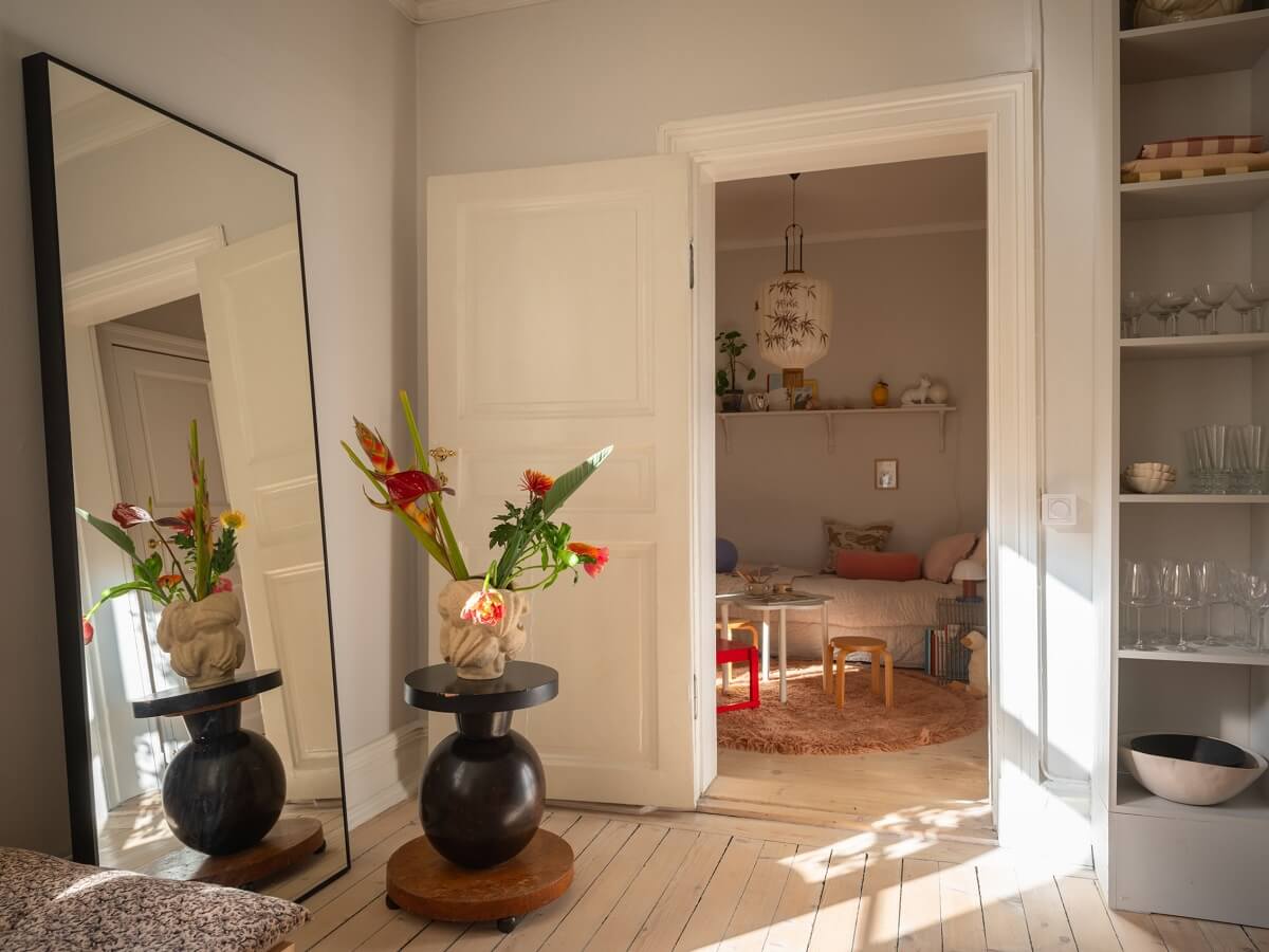 naturallight and large floor mirror