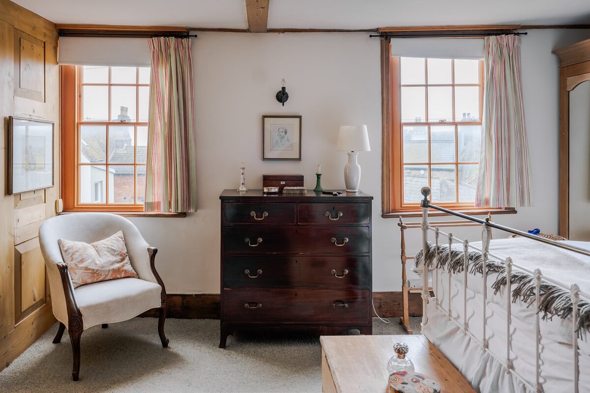 Hill Street Hastings 25 A Cozy Historic English House with Exposed Beams