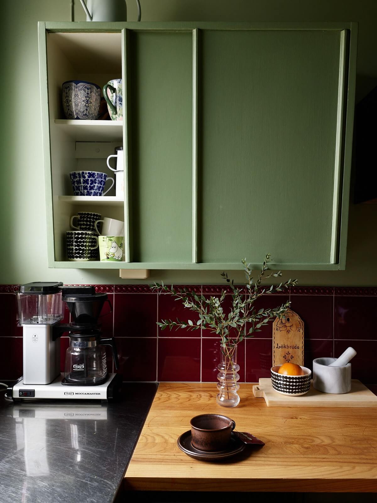 Revisiting a Small Green and Pink Midcentury Apartment - The Nordroom