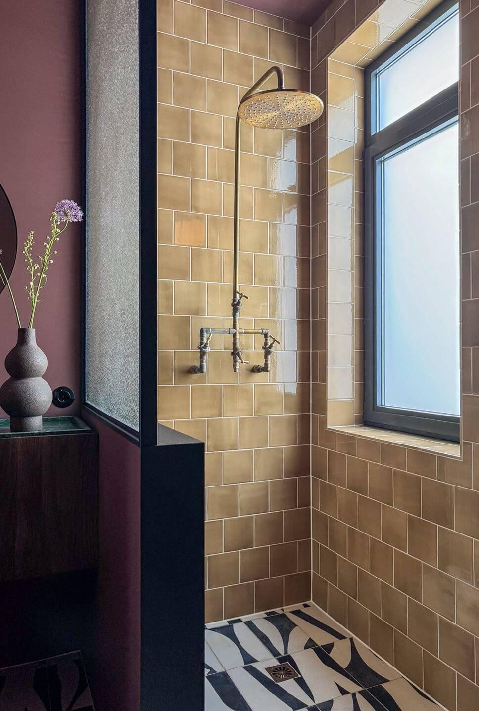 shower with ochre tiles