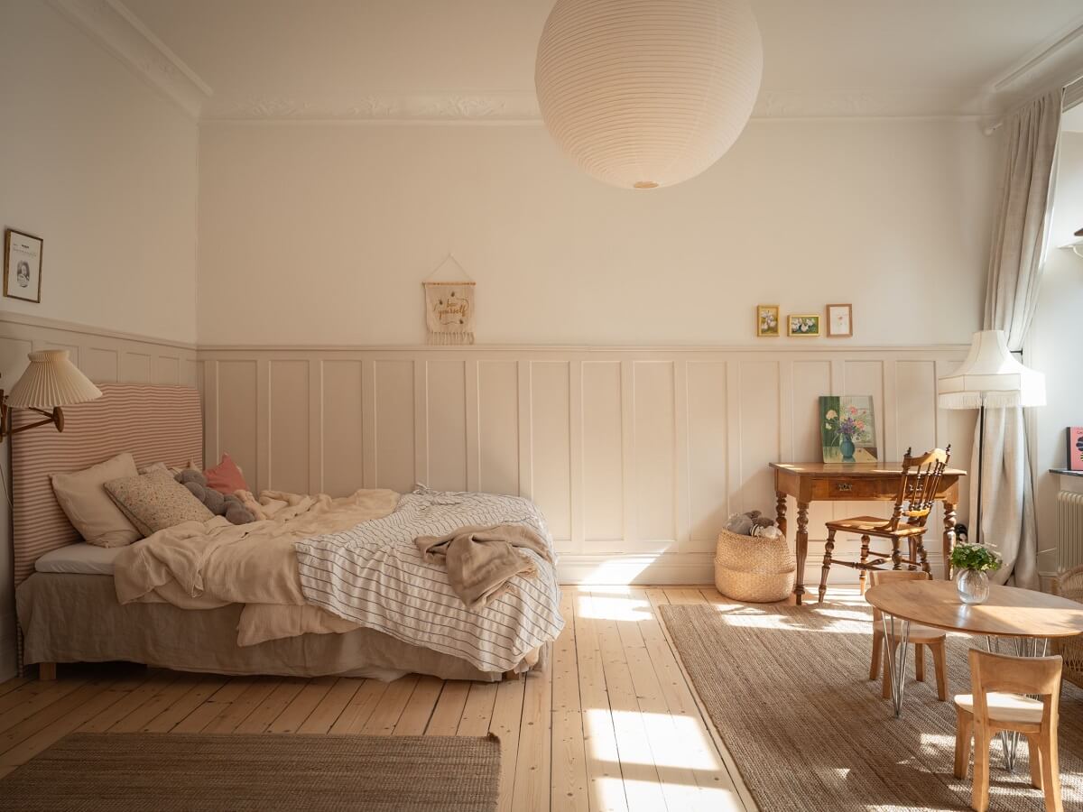 Light-Filled Rooms in a Historic Gothenburg Apartment 9 huge children room with wooden floor
