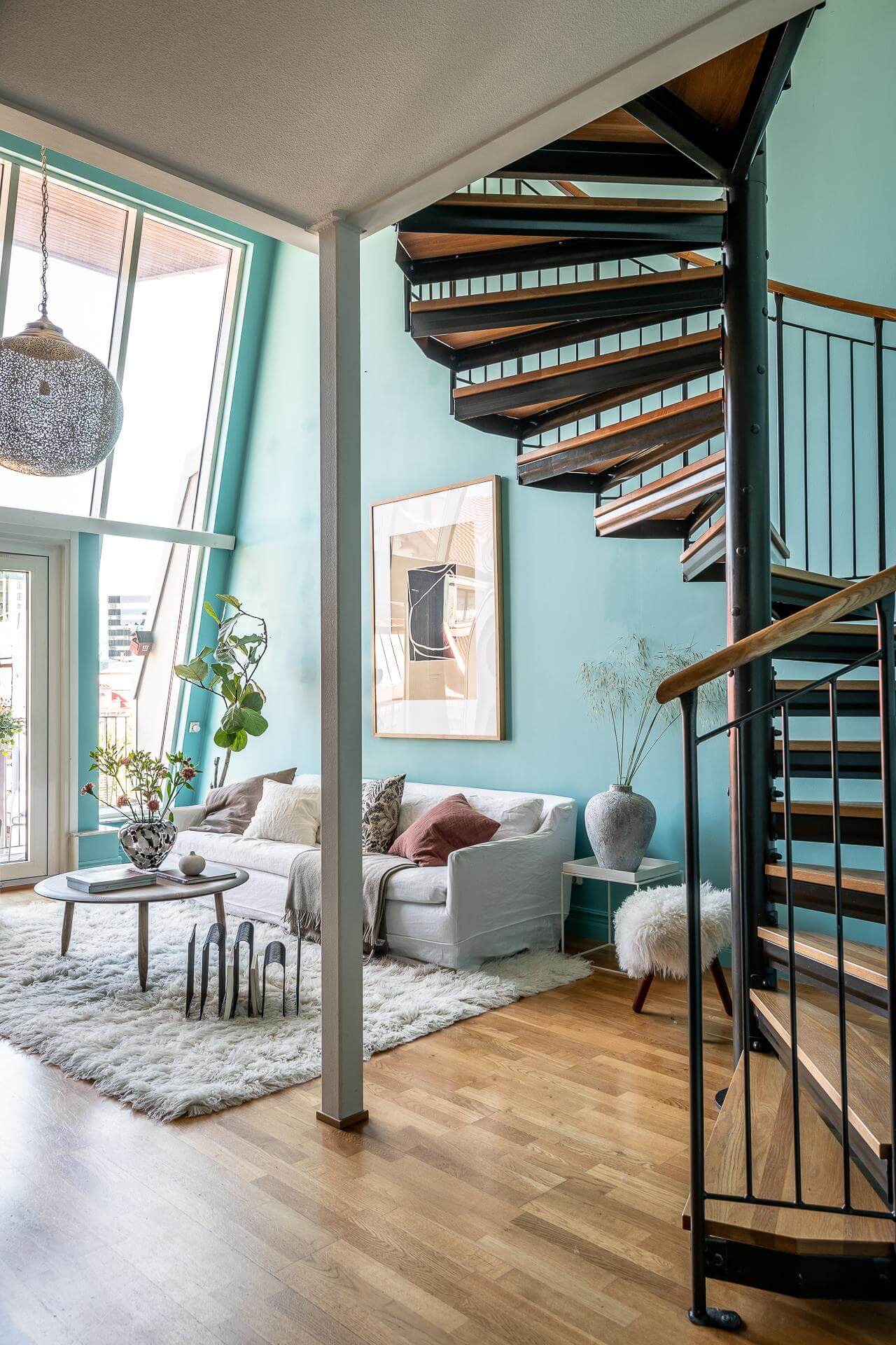 Floor-to-Ceiling Bookcases and Windows in a Loft Style Apartment - The ...