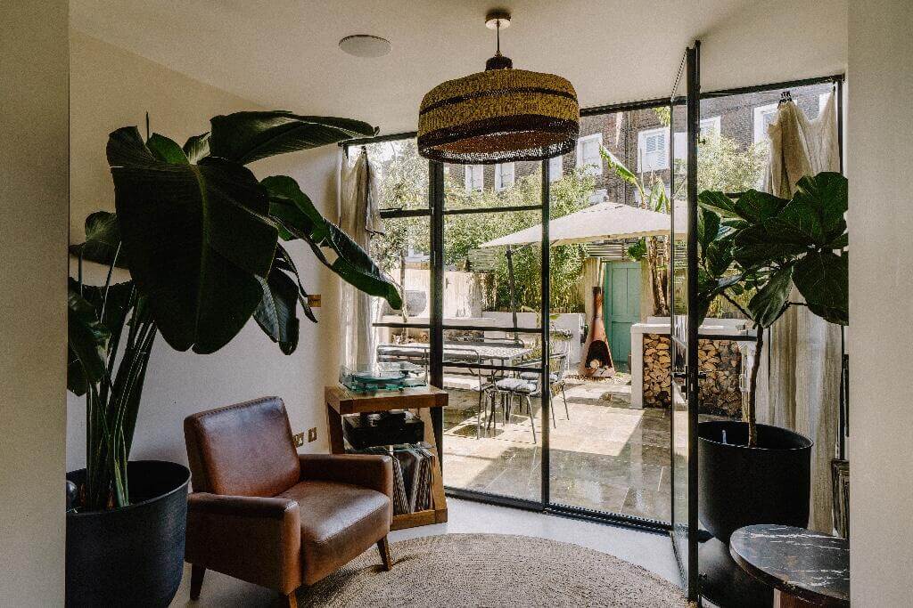 A Historic London Home with Contemporary Interiors 8 sitting room