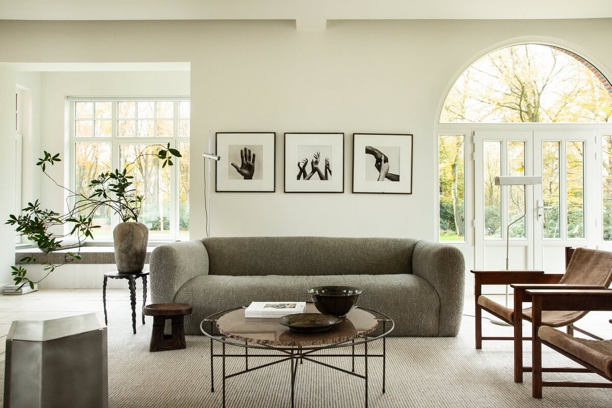 living room with arched window and window seat nordroom