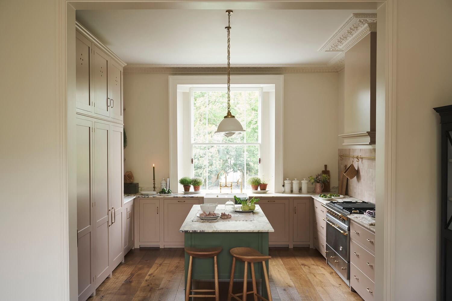 A Pretty Pink and Green deVOL Kitchen in South London 1 pink and green shaker kitchen devol floor to ceiling cabinets