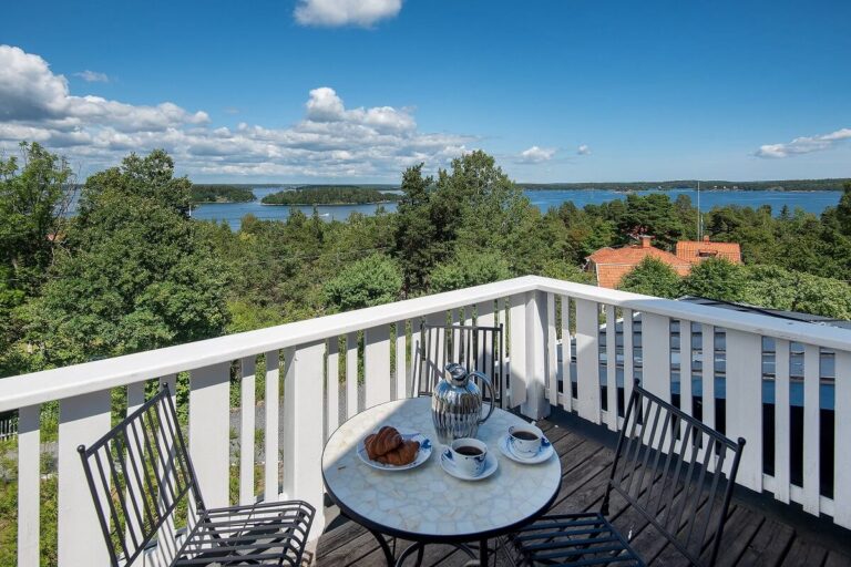 A Yellow Swedish Villa with Views of the Sea - The Nordroom