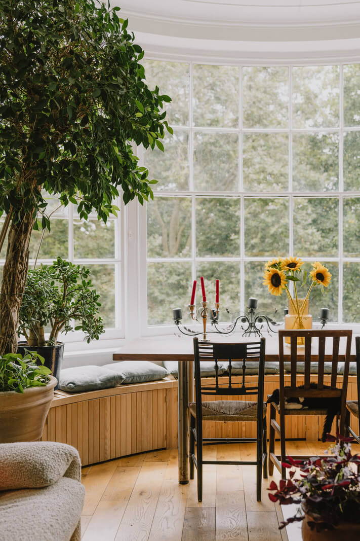 bay window with built in bench and dining table nordroom