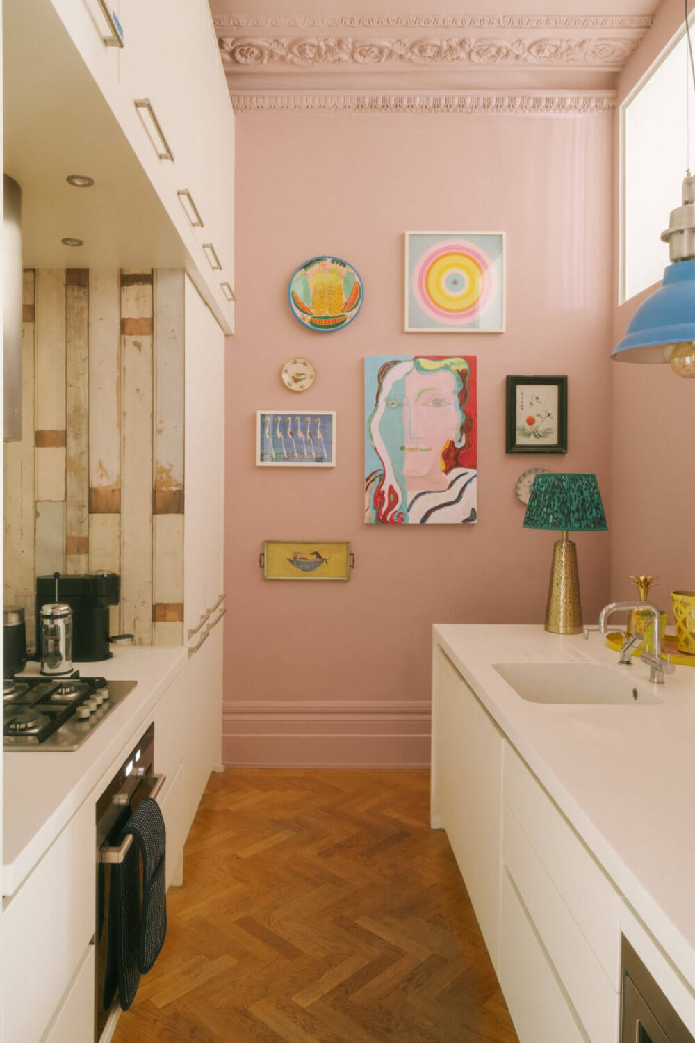 kitchen pink walls ceiling white cabinets nordroom Trend Alert: 36x Color-Drenched Rooms