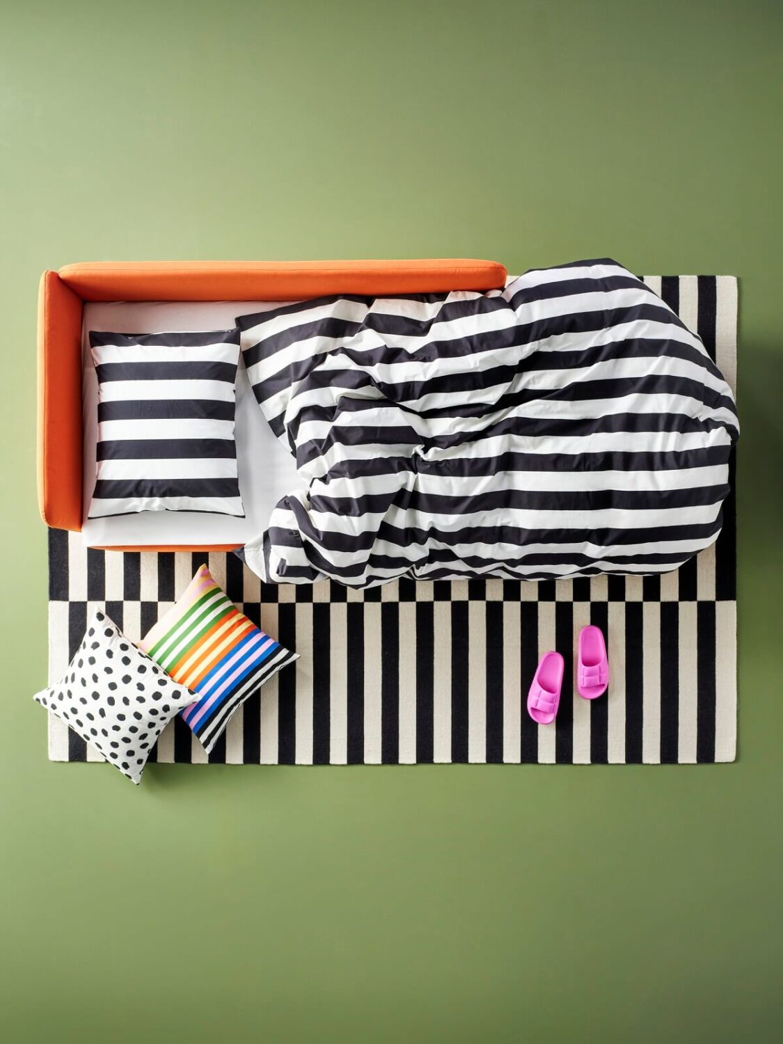IKEA_LINDAKRA so2 sofa bed with striped bedding