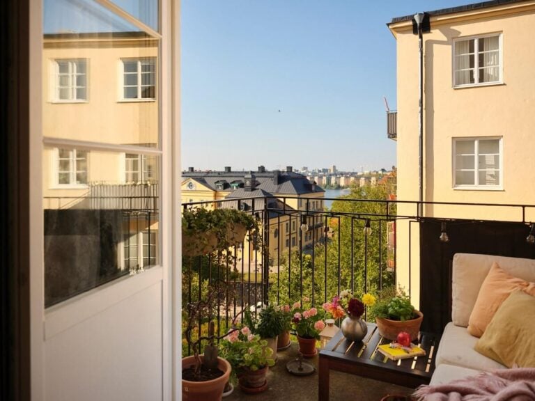 A Charming Small Two-Bedroom Apartment in Stockholm - The Nordroom - Stockholm Apartment Building With Ocean View