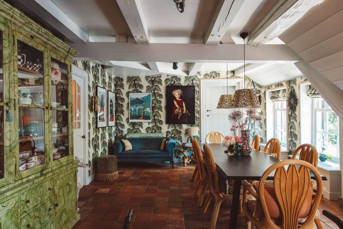 dining area large table white painted beams