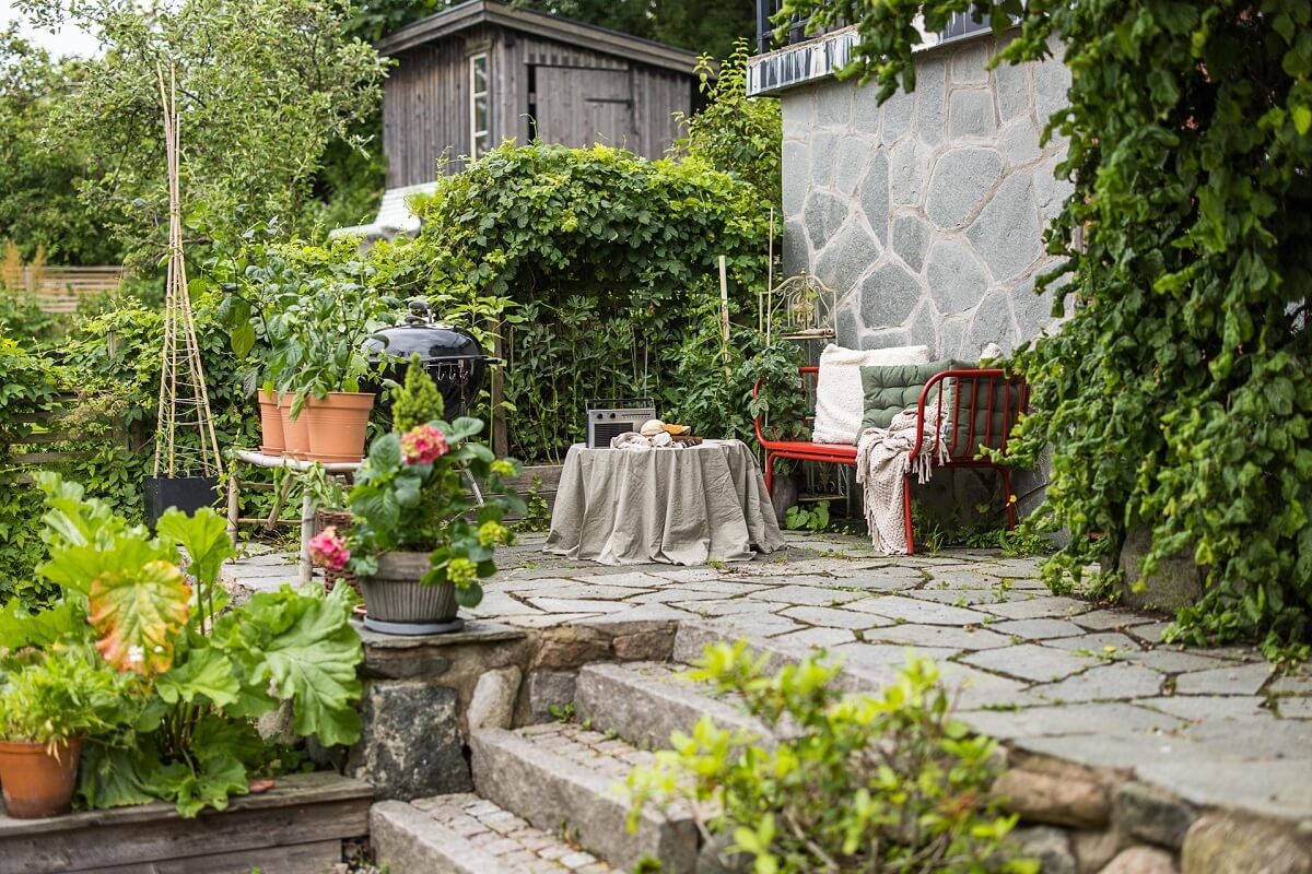 green terraced garden A Lovely Early 20th Century House with Wallpapers