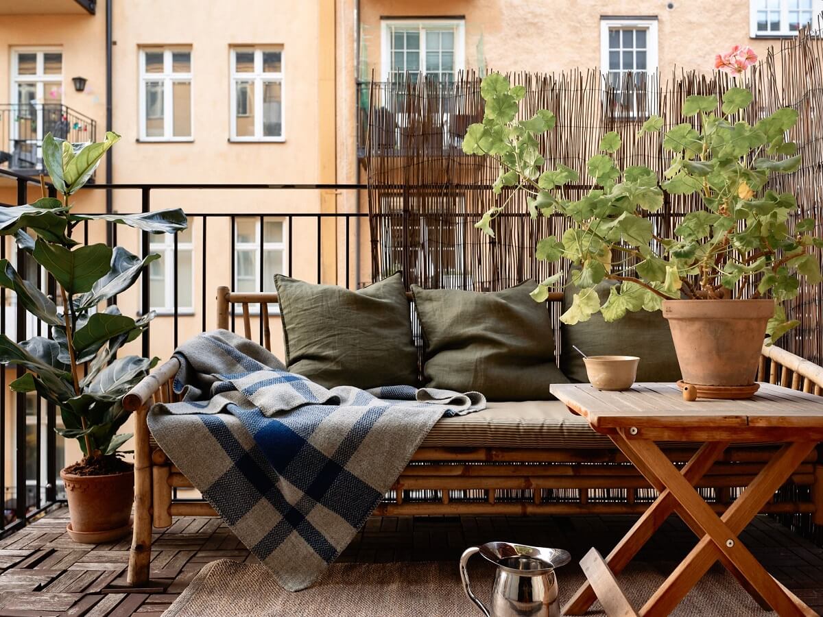 balcony seating bench