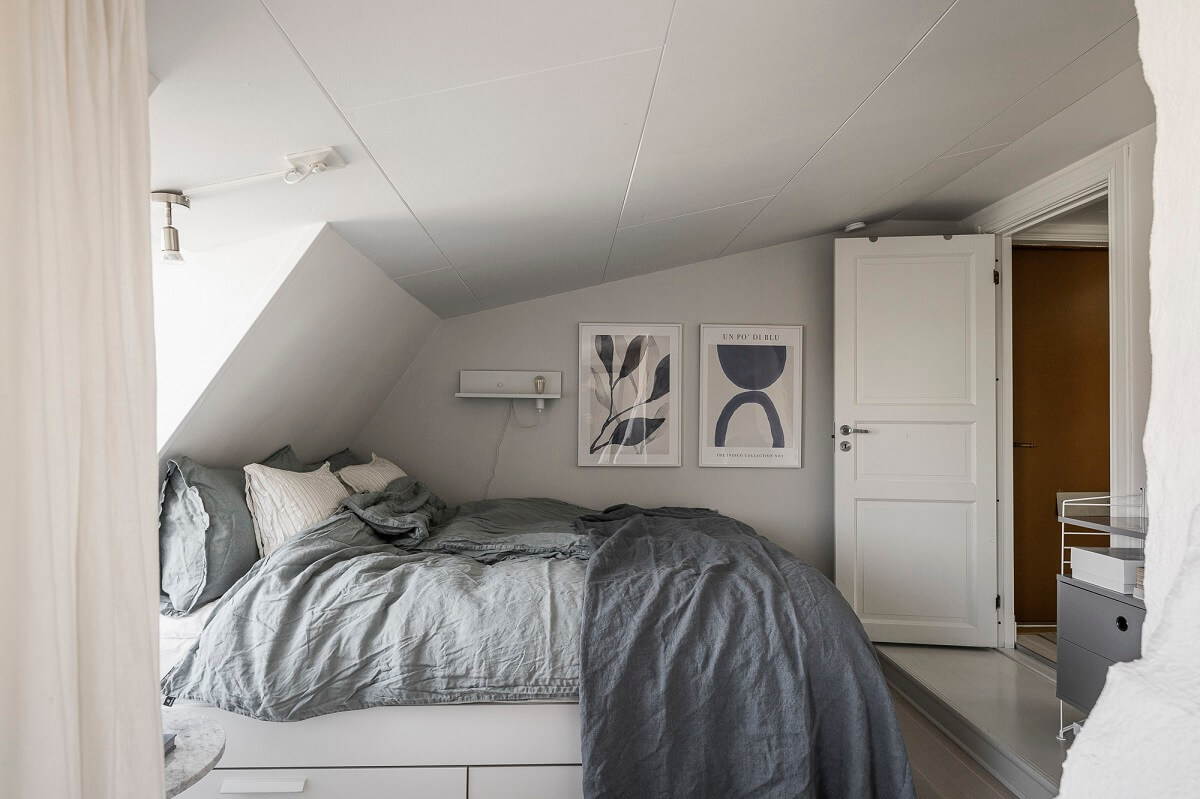 attic bedroom low ceiling