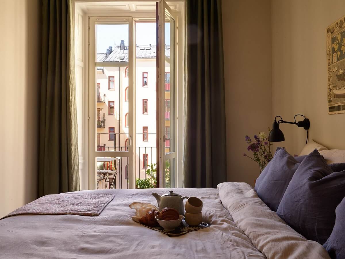 muted yellow bedroom walls