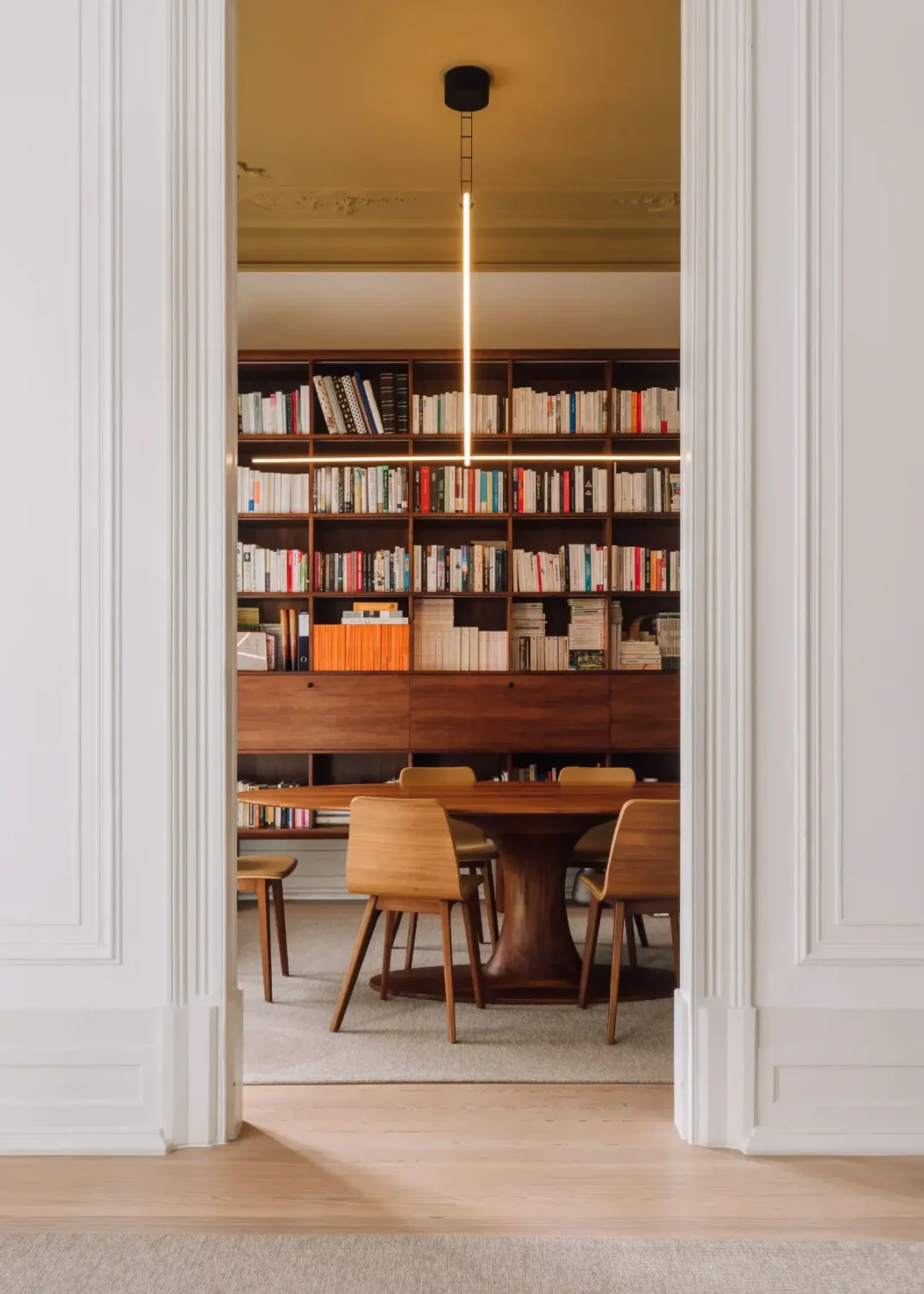 A Luxurious Three-Bedroom Apartment in Lisbon 6 FantasticFrankBraancampLTA0031 cmc6s3 A Luxurious Three-Bedroom Apartment in Lisbon