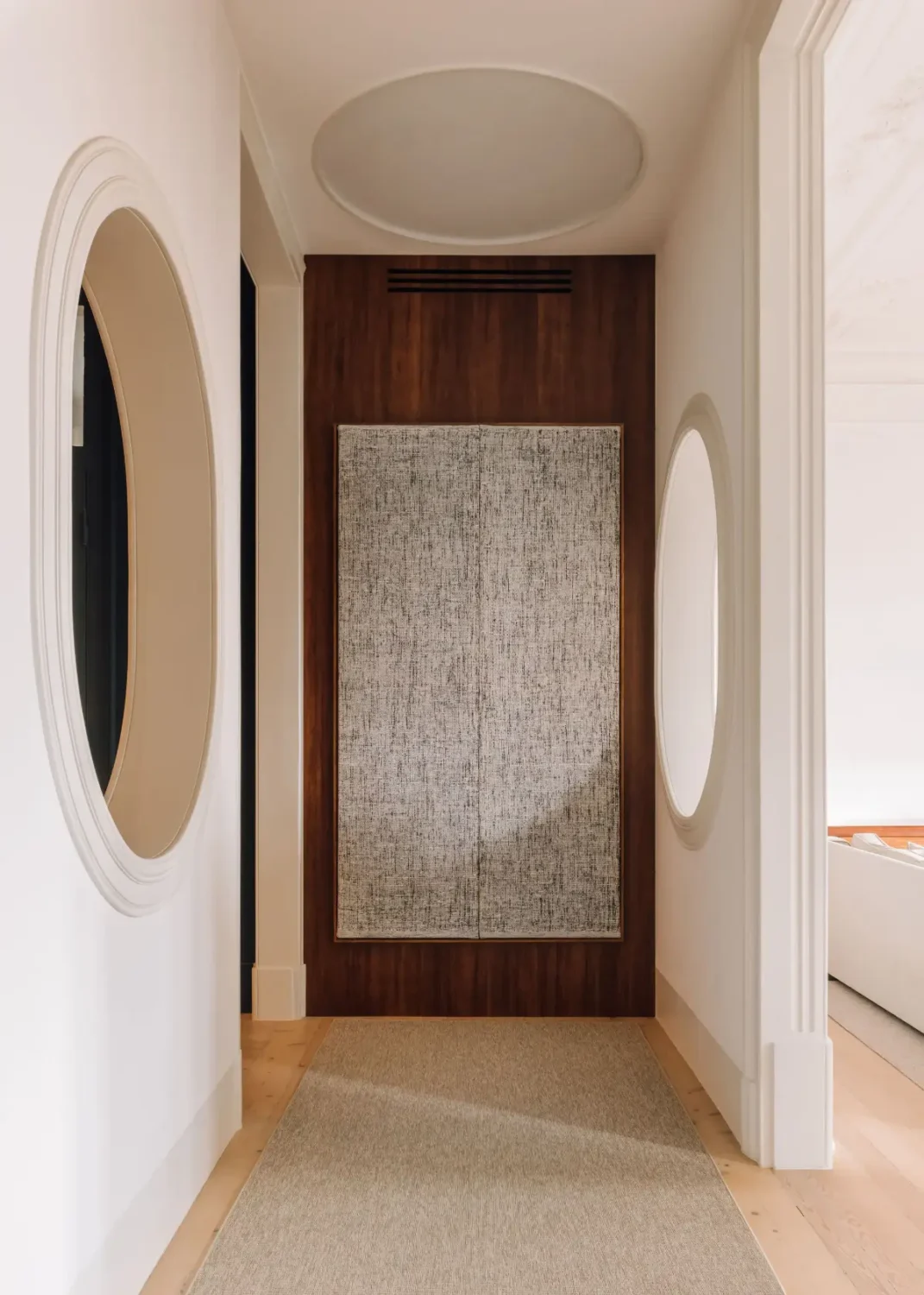 A Luxurious Three-Bedroom Apartment in Lisbon 17 FantasticFrankBraancampLTA0052 bhtlif A Luxurious Three-Bedroom Apartment in Lisbon