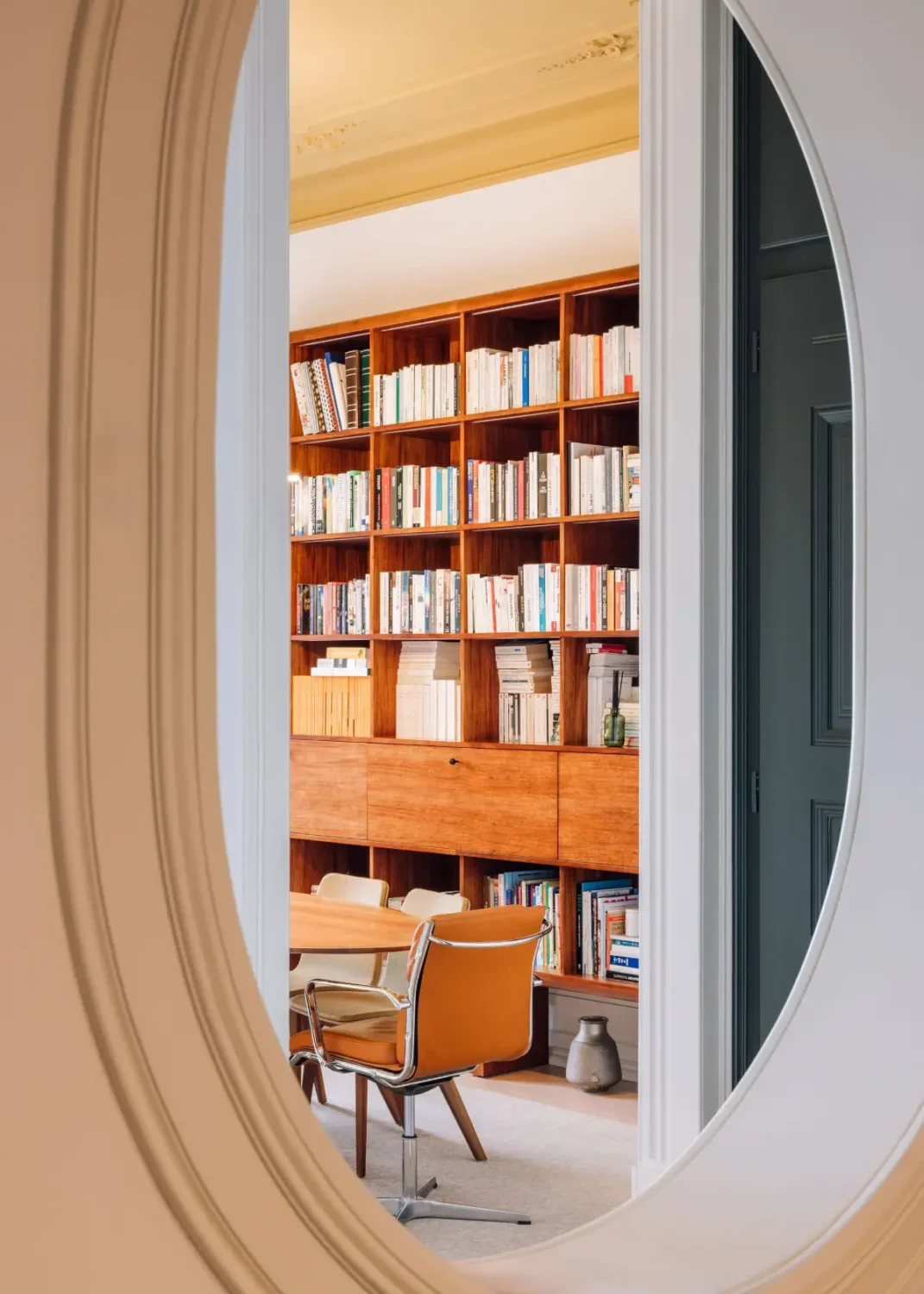 A Luxurious Three-Bedroom Apartment in Lisbon 8 FantasticFrankBraancampLTA0104 fxbtga A Luxurious Three-Bedroom Apartment in Lisbon