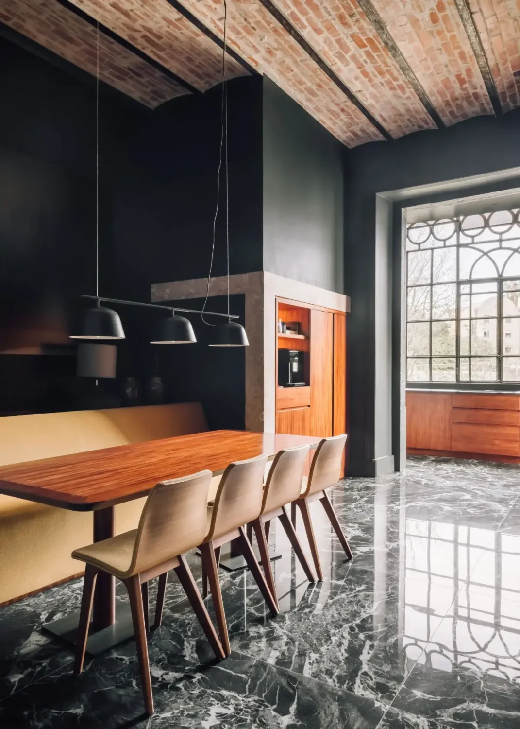 A Luxurious Three-Bedroom Apartment in Lisbon 9 FantasticFrankBraancampLTA0163 kyoqyr A Luxurious Three-Bedroom Apartment in Lisbon