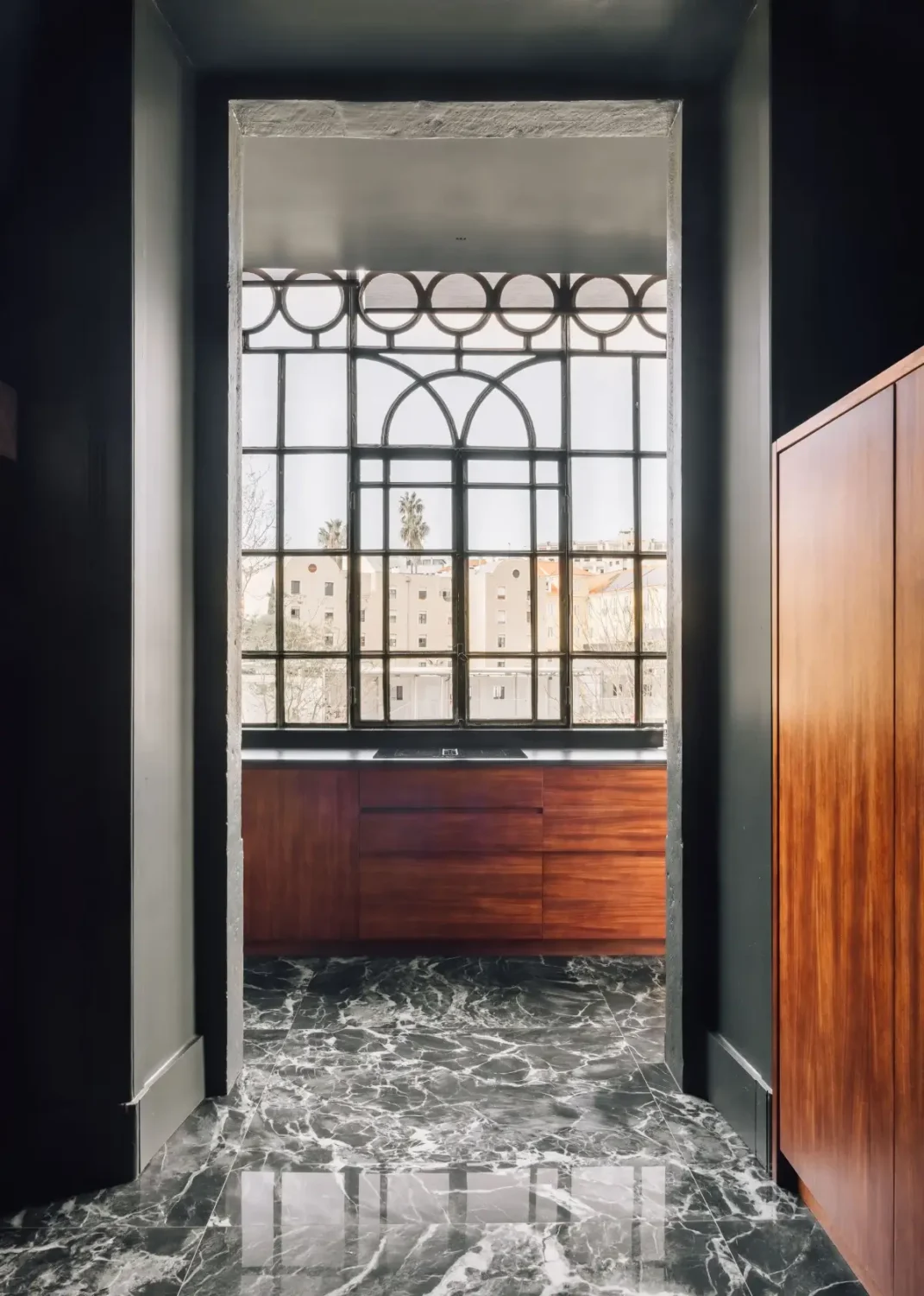 A Luxurious Three-Bedroom Apartment in Lisbon 10 FantasticFrankBraancampLTA0196 ezadlg A Luxurious Three-Bedroom Apartment in Lisbon