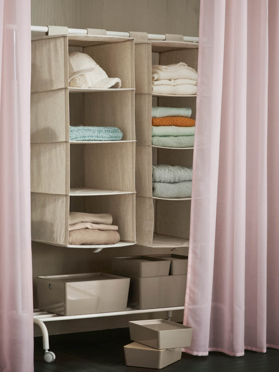 textile hanging shelves
