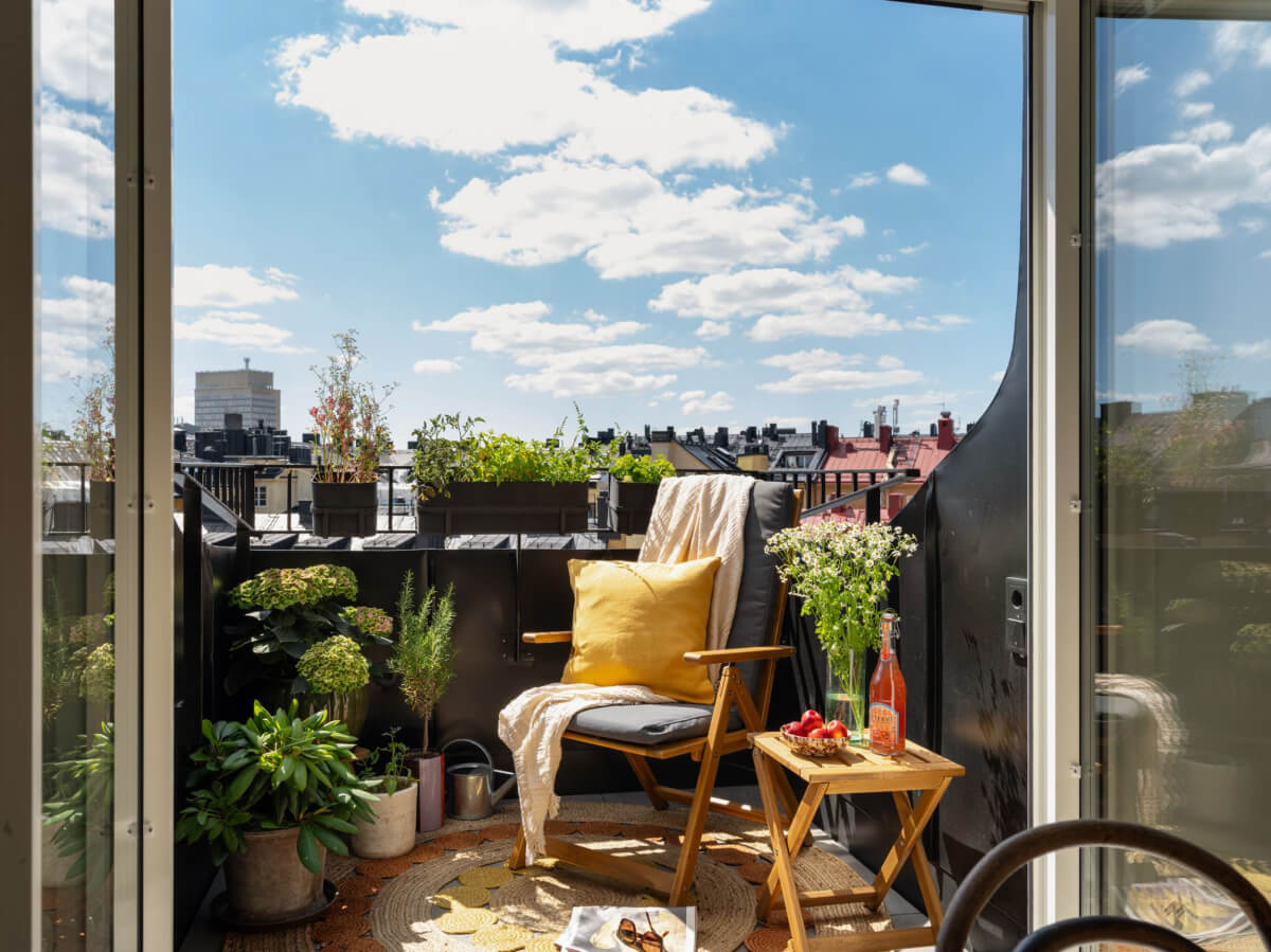 balcony rooftop apartment