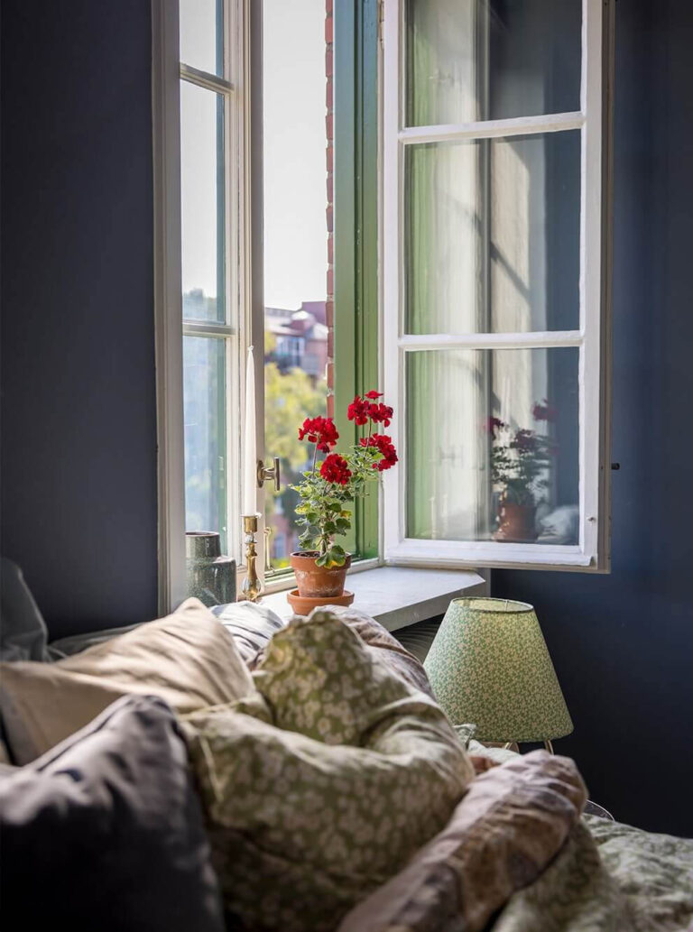 A closer look at Nordic Design Apartment With Large Windows