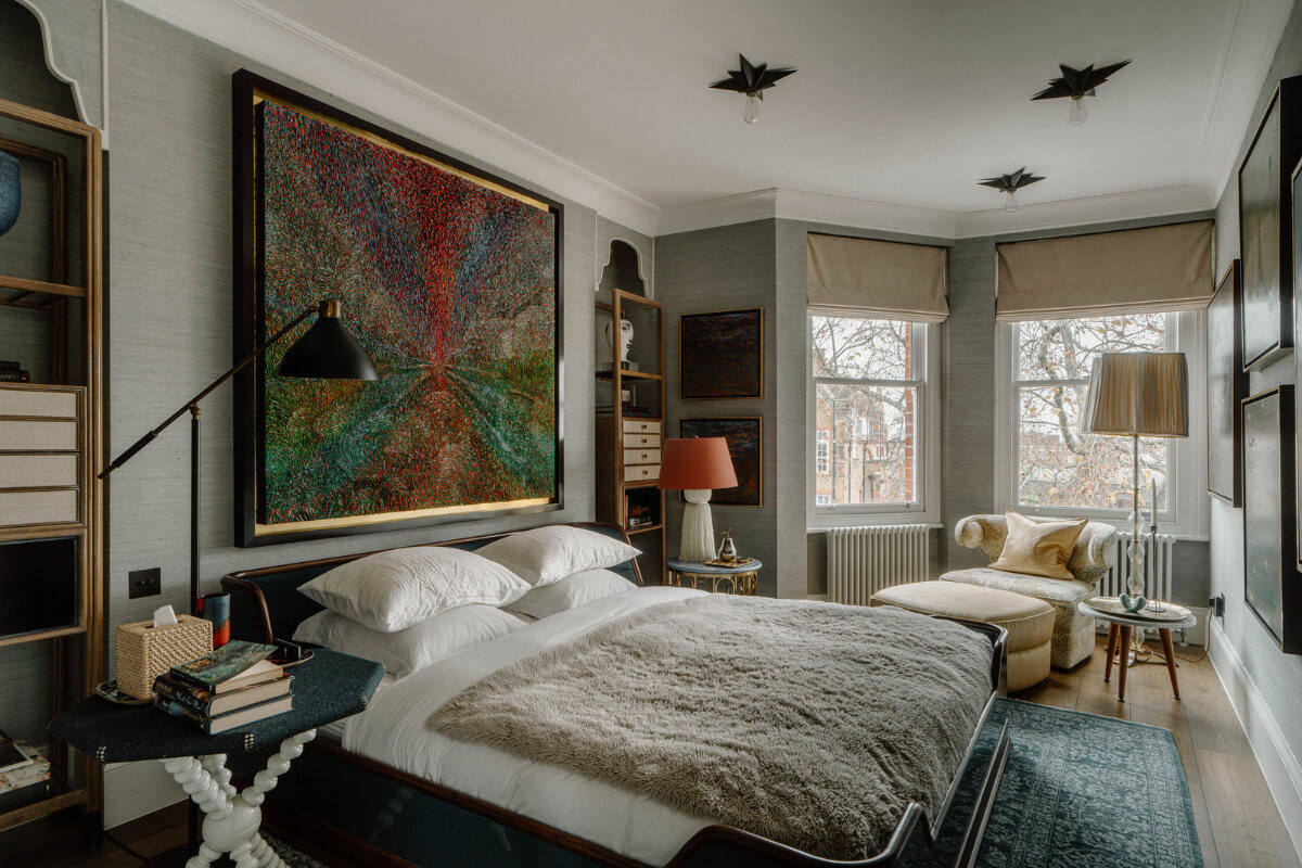 bedroom with bay window